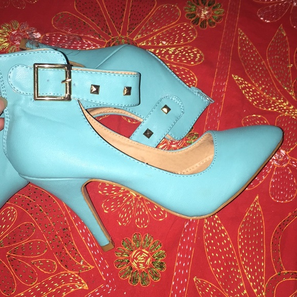 Turquoise Heels - Picture 2 of 3